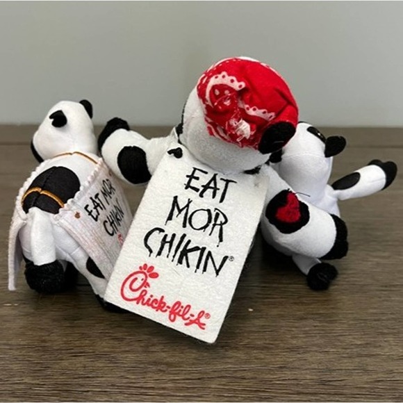Chick Fil A Set of 3 Character Cow Plush - Picture 2 of 4